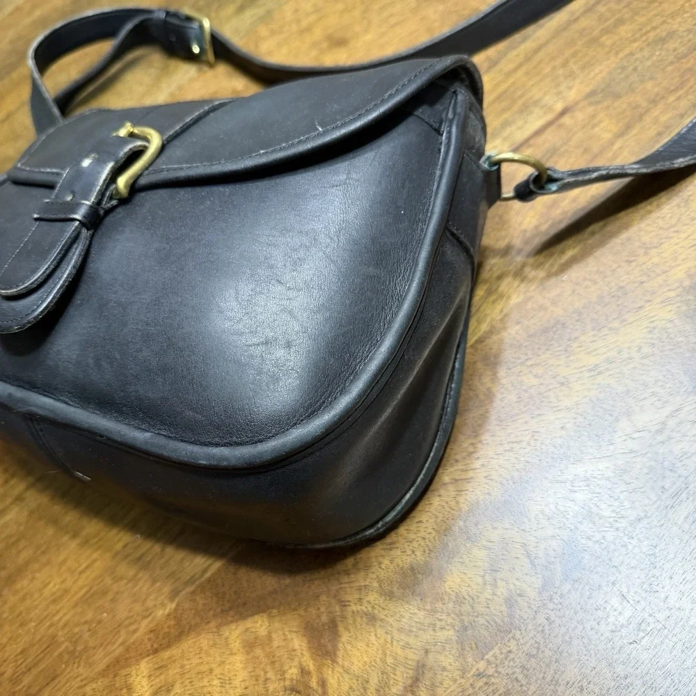 Vintage COACH Chelsea Bag RARE 90s Full Leather Crossbody Snap Closure 211